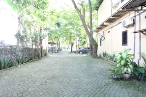 Ảnh chưa phân loại, 3 trong số 9 ảnh, nút