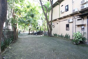 Ảnh chưa phân loại, 5 trong số 9 ảnh, nút