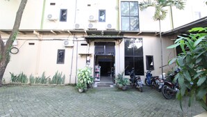 Exterior - Hotel O near Ahmad Yani International  (Semarang)