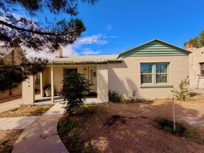 Exterior - Enjoyable 2-bedroom house with AC in welcoming El Paso (El Paso)