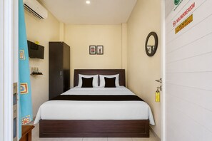 Deluxe Double Room - Collection O near Club Golf Bogor Raya (Bogor)