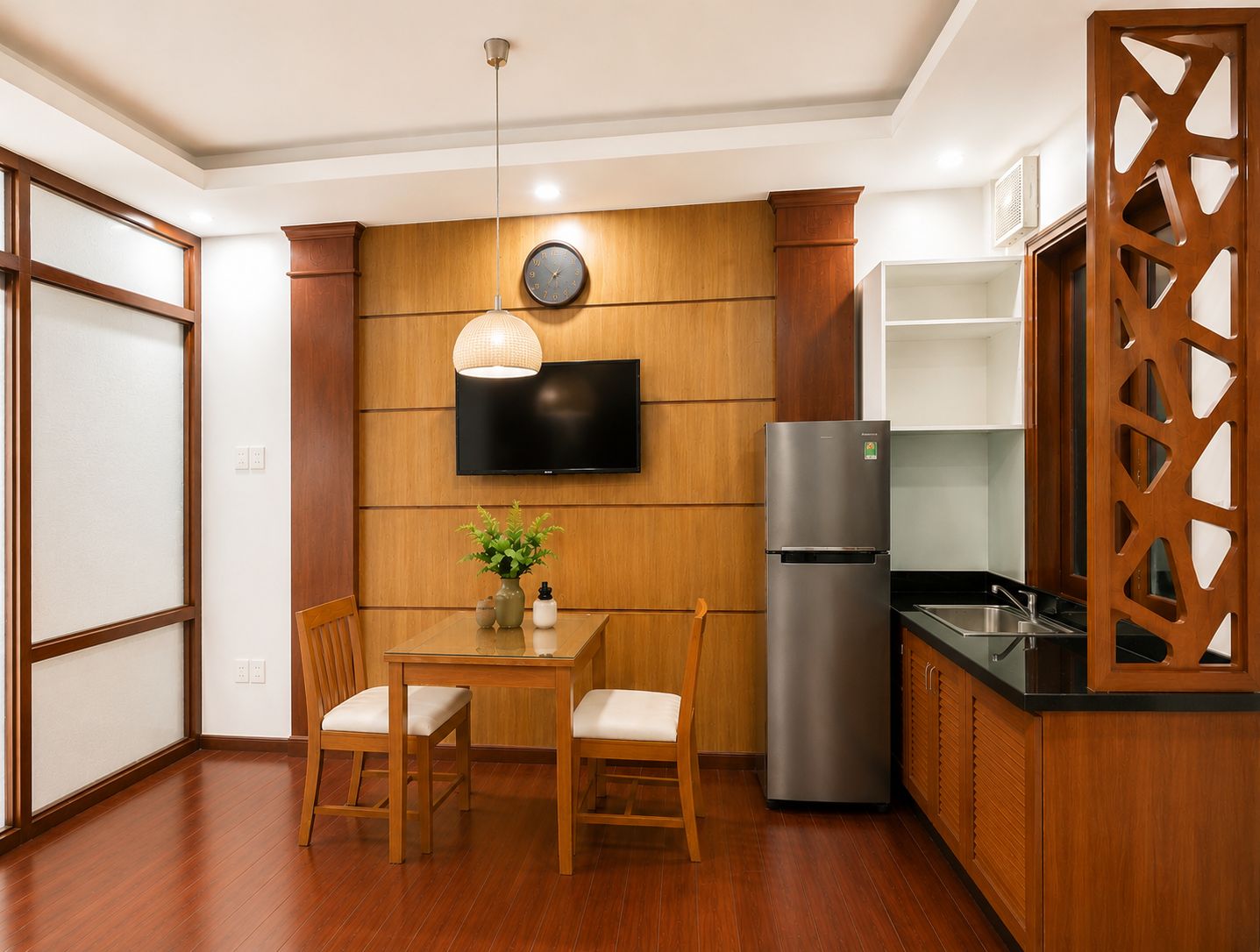 Basic Studio | Dining