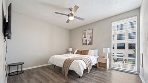 Room - Spacious 2BR Near NASA + Pool (Houston)