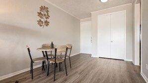 Dining - Spacious 2BR Near NASA + Pool (Houston)