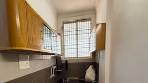 Private kitchen - Shanthi Villa (Villupuram,)