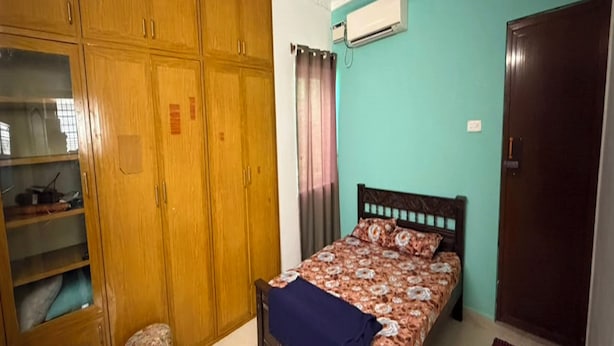 Desk, free WiFi - Shanthi Villa (Villupuram,)