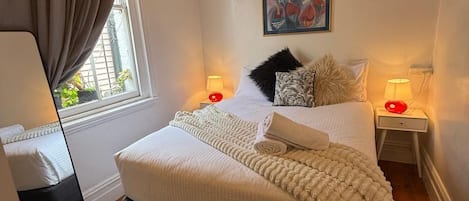 1 bedroom, desk, iron/ironing board, WiFi