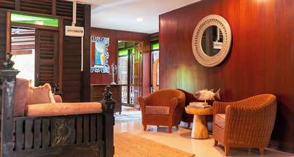 Tropical Beach Villa - A Walk to the beach