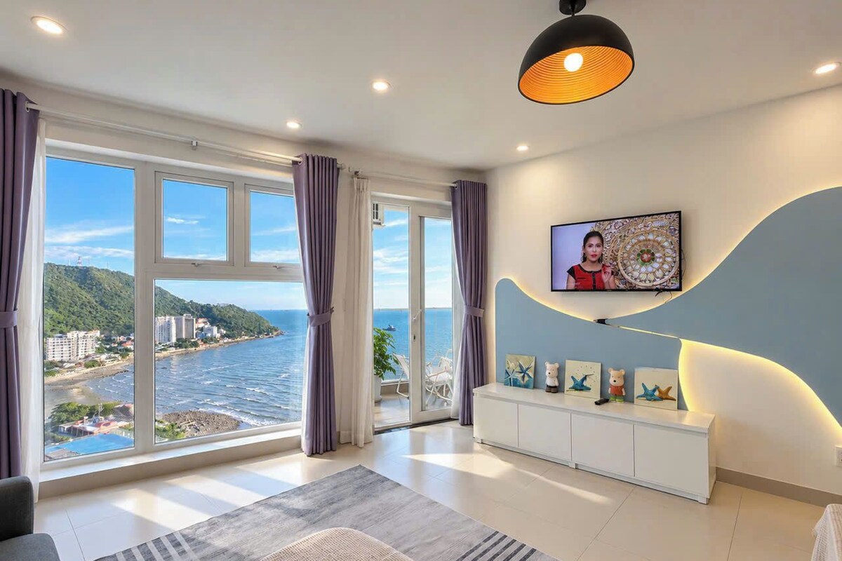 Luxury Apartment, 2 Bedrooms, Balcony, Sea View | View from room