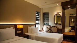 Superior Twin Room, City View | Seterika/papan seterika, Wi-fi percuma 