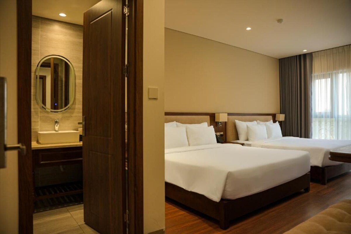 Double Room, City View | Seterika/papan seterika, Wi-fi percuma 