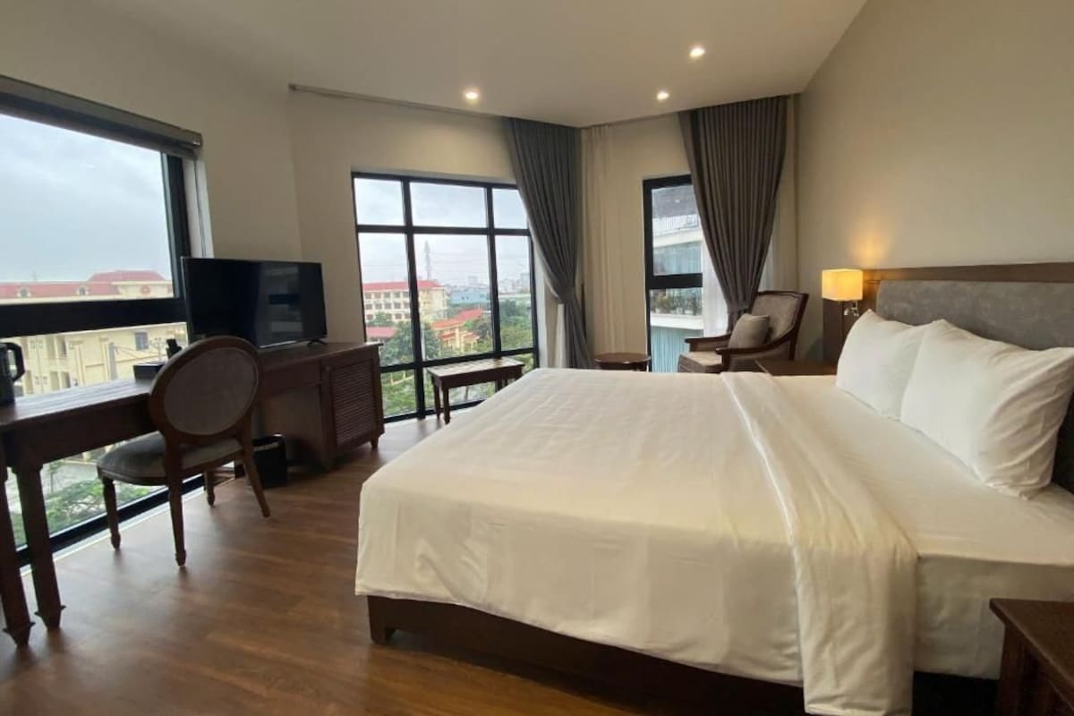 Double Room, City View | Seterika/papan seterika, Wi-fi percuma 