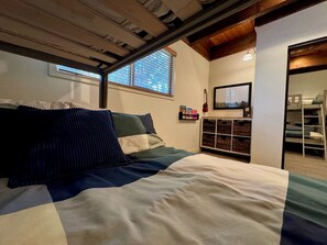 Unclassified image, 2 of 23, button - Unique and Spacious Home in Quiet NW Bend - King & Queen Beds - Large Yard (Bend)