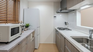 Private kitchen - Nikyo Arashi  Villa in Osaka (Osaka city ,Nishinari-ku)