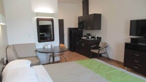 Room - 1 King Bed|Hearing Accessible,Kitchen (Corpus Christi TX)
