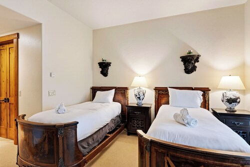 Log Home + Hot Tub + Full Gym | Ski-in/out + Free Gondola | 115 Tristan