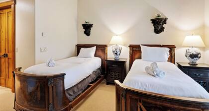 Log Home + Hot Tub + Full Gym | Ski-in/out + Free Gondola | 115 Tristan
