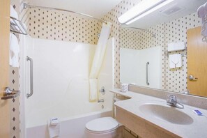 Bathroom - Bright Queen Bed | Non-Smoking (Albuquerque NM)