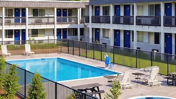 Hotel Swimming Pool