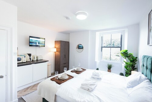The Stanley Arms Hotel by Guestz