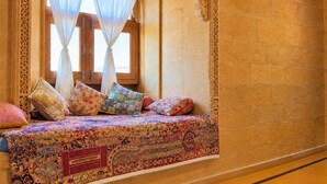 Ảnh chưa phân loại, 2 trong số 29 ảnh, nút