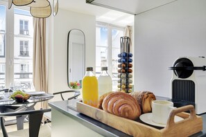 Unclassified image, 3 of 11, button - Cozy Studio (Paris)