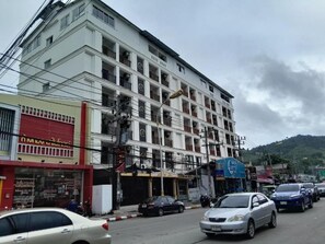Ảnh chưa phân loại, 2 trong số 36 ảnh, nút