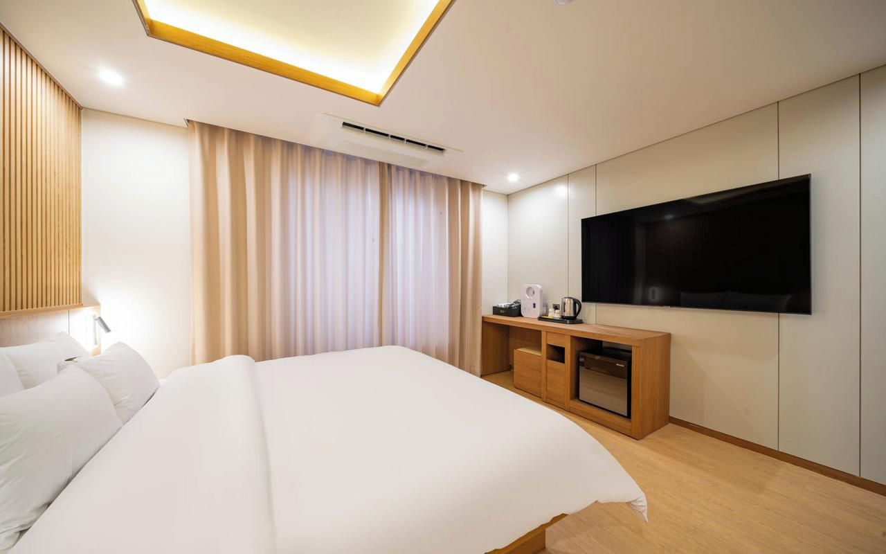 Standard Double Room Single Use | Free WiFi