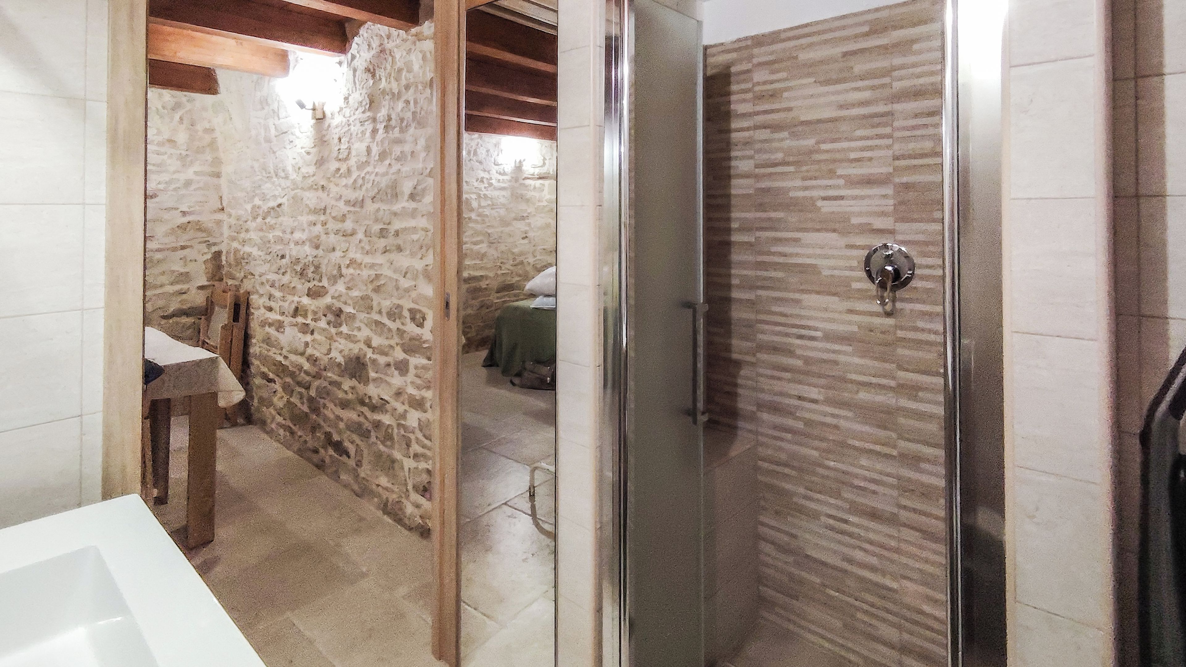 Studio | Bathroom