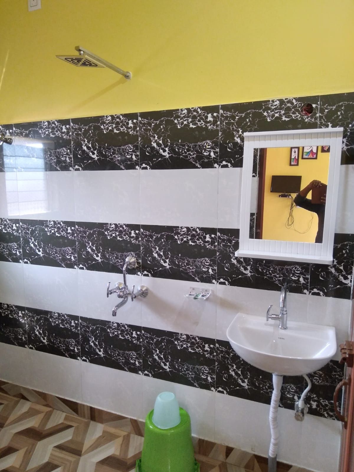 Deluxe Double or Twin Room, Beach View | Bathroom
