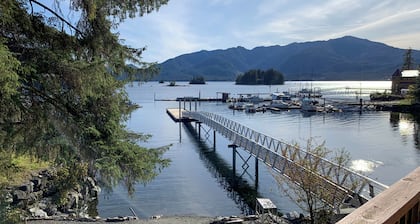Ketchikan Oceanfront Retreat | Dock On-Site, Beach