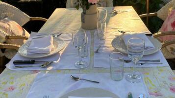 Outdoor dining
