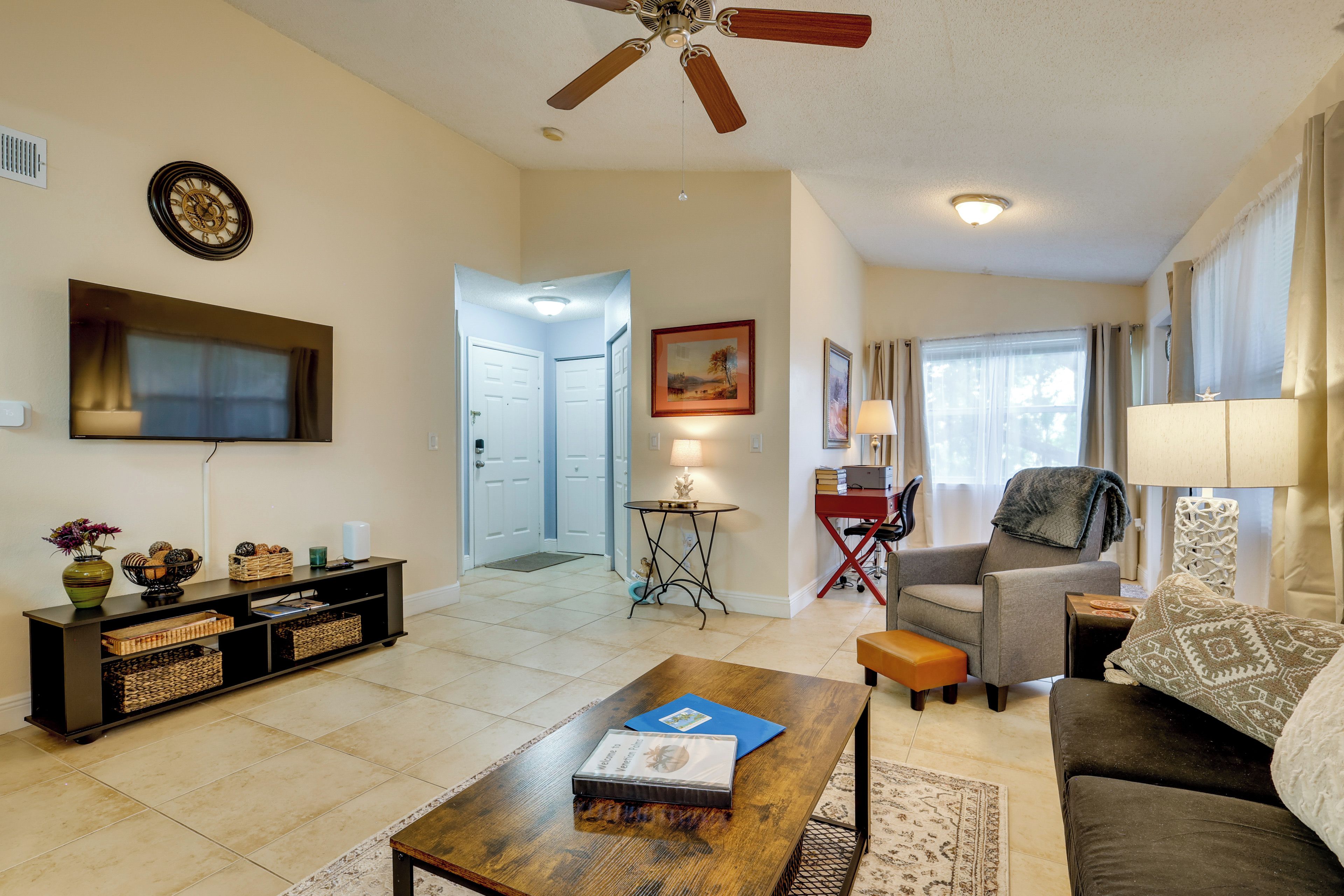 Venetian Palms Condo: Pool, Hot Tub & Tennis! - Cape Coral, FL