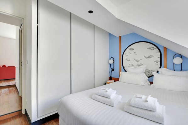 Room - One-Bedroom Superior Apartment (Paris)