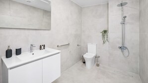 Bathroom - Kritou Tera Boutique Suites - Accessible Suite K2 (Paphos)