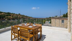 Outdoor dining - Kritou Tera Boutique Suites - Upper Floor Suite K3 (Paphos)