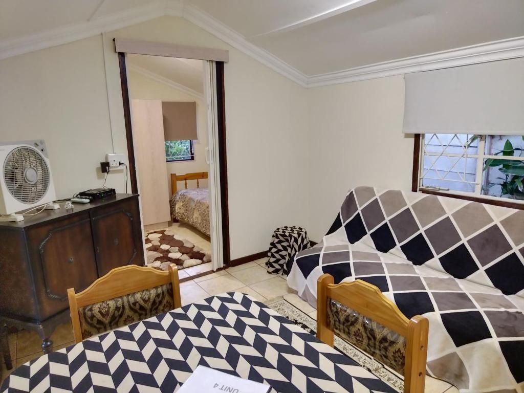 Appartement Classique, patio, vue jardin | Fer et planche à repasser