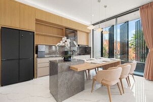 Villa, 5 habitaciones, vistas al jardín | Comedor