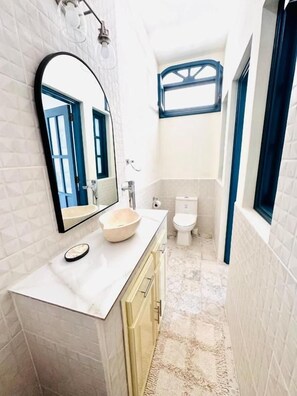 Shower, towels - Hotel Boutique Casa Diriangen  (Diriamba)