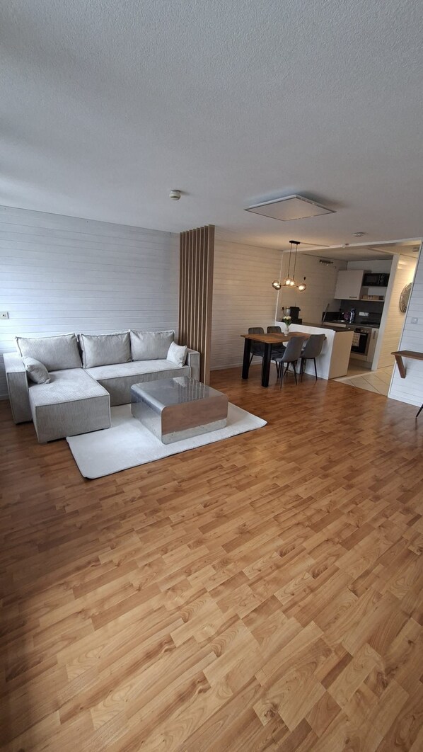 Living area - Panorama-Apartment im Schwarzwald I Terrasse & Pool (Sasbachwalden)