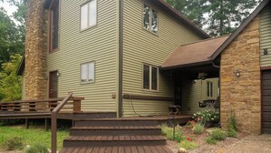Exterior - Beautiful 3 bedroom home on a quiet street near IU (Bloomington)
