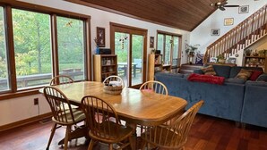 Dining - Beautiful 3 bedroom home on a quiet street near IU (Bloomington)