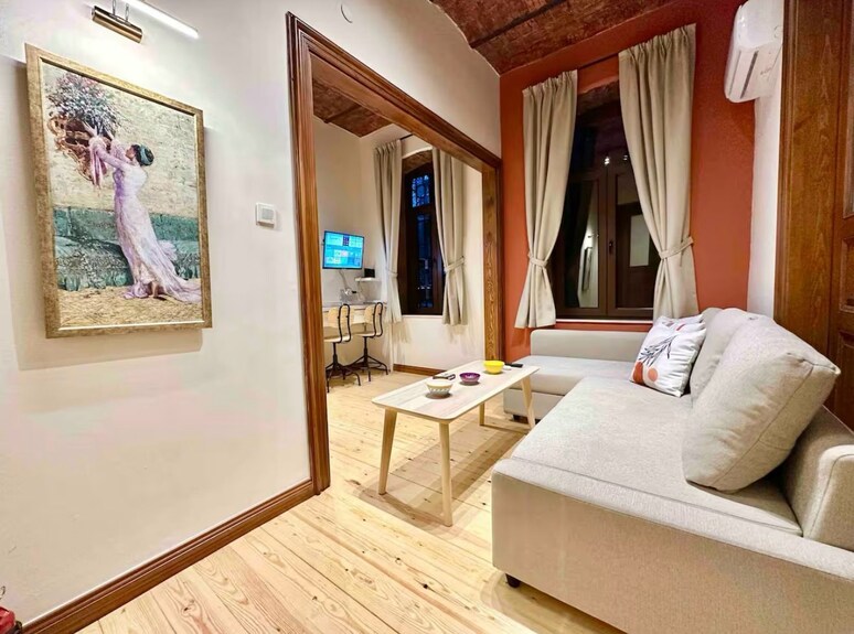Historic 2brapt. With 2 Bathrooms, Turkish Bath & 3ac @Taksim - Istanbul