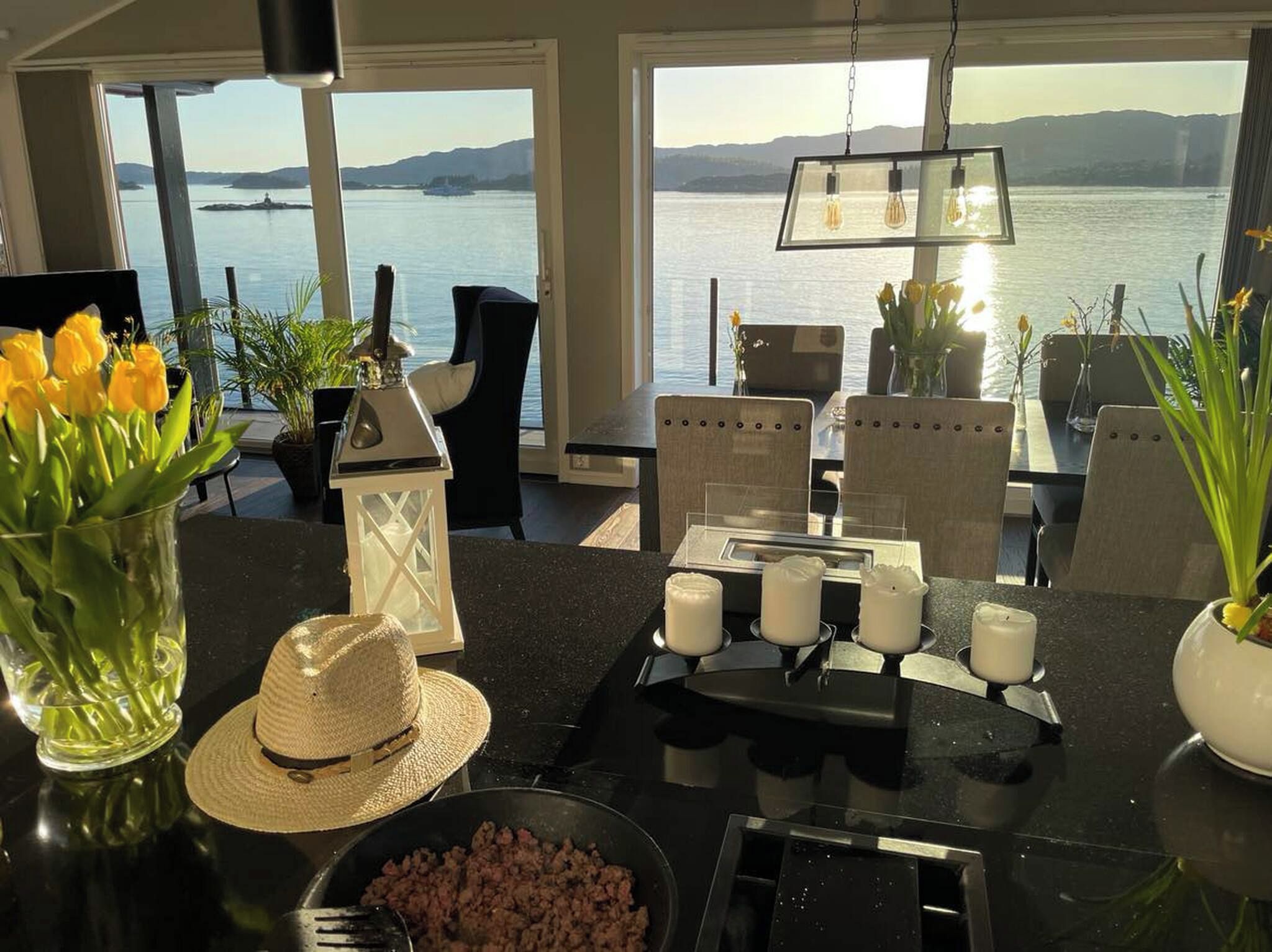 Villa, 3 Bedrooms, Balcony | Dining room