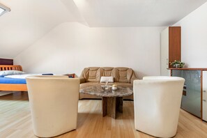 Unclassified image, 5 of 20, button - Apartment 8 “Haus Liliental” with Garden, Wi-Fi, and More (Viernheim)