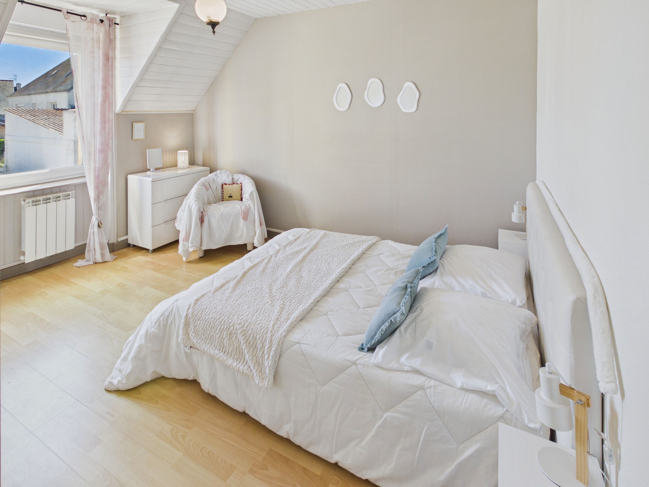 3 bedrooms, WiFi (free)