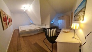 Unclassified image, 4 of 29, button - Hahnenhof Apartment 7 (Wrixum)