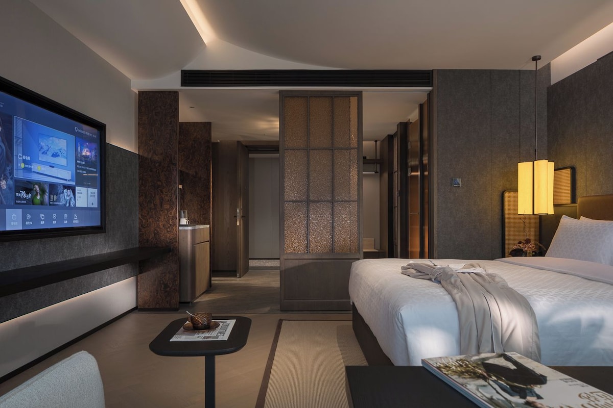 Deluxe Double Room | Laptop workspace, WiFi (free)