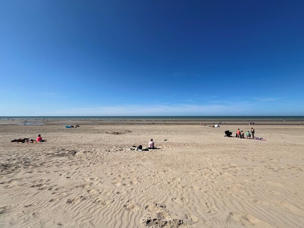 Unclassified image, 1 of 8, button - Vrbo Property (Koksijde)