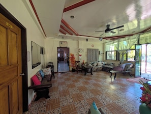 Living area - Serenity Oceanside Guest House (Socorro)